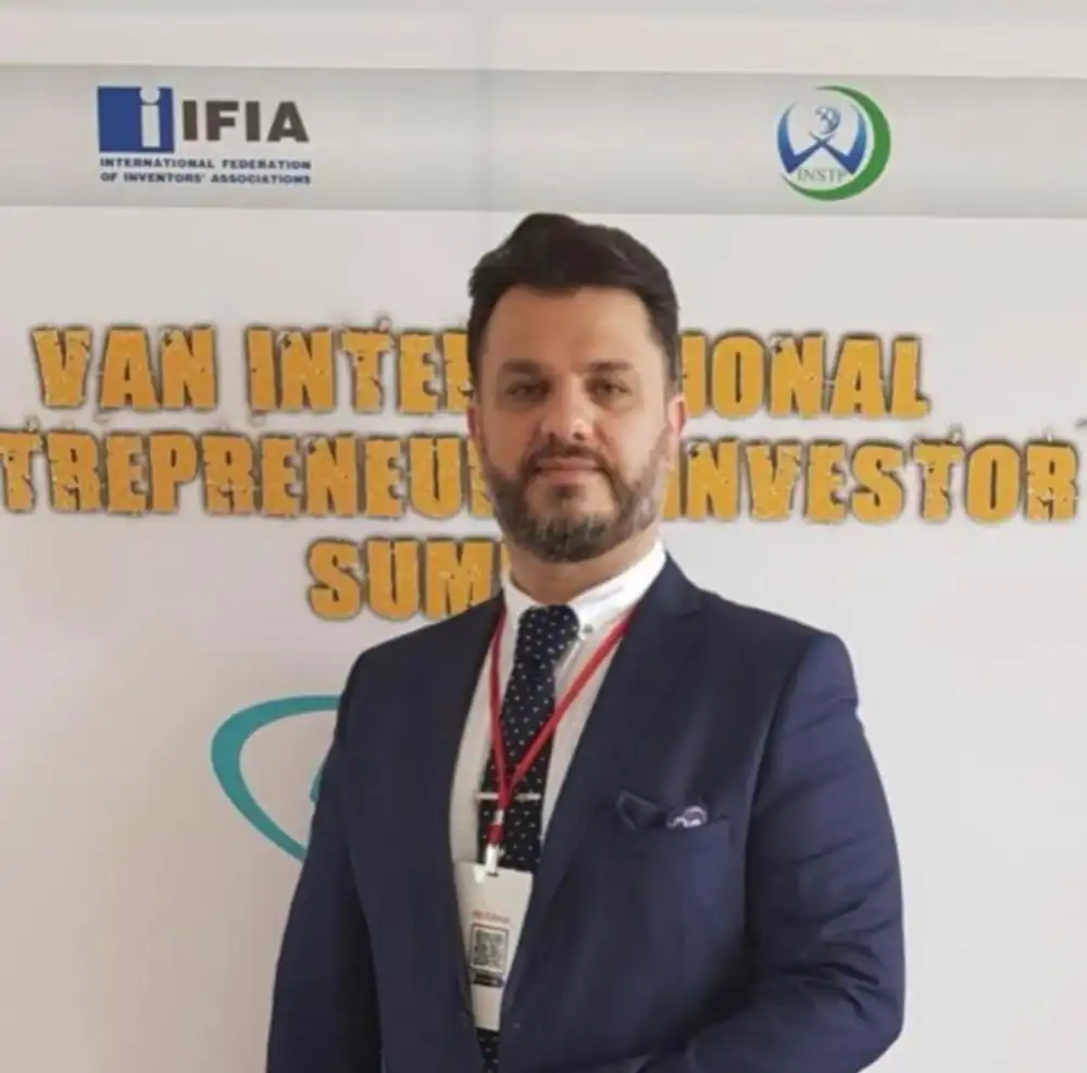 دکتر امیرحسین شاکری