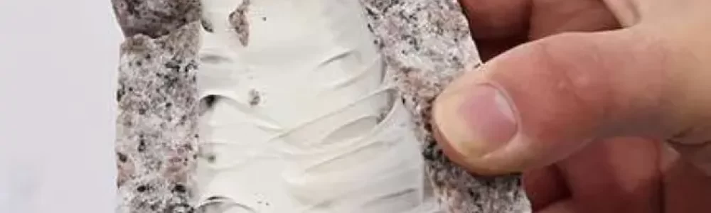 چسب های صنعتی و ساختمانی